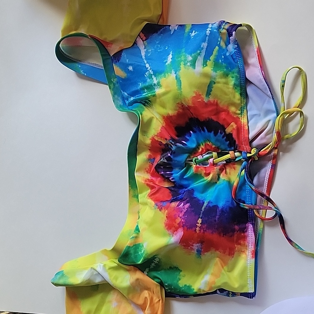 Tiedye swimsuit - Picture 4 of 5